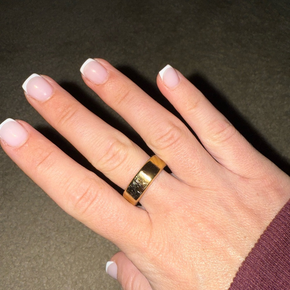 Oura Lustrous Gold Band